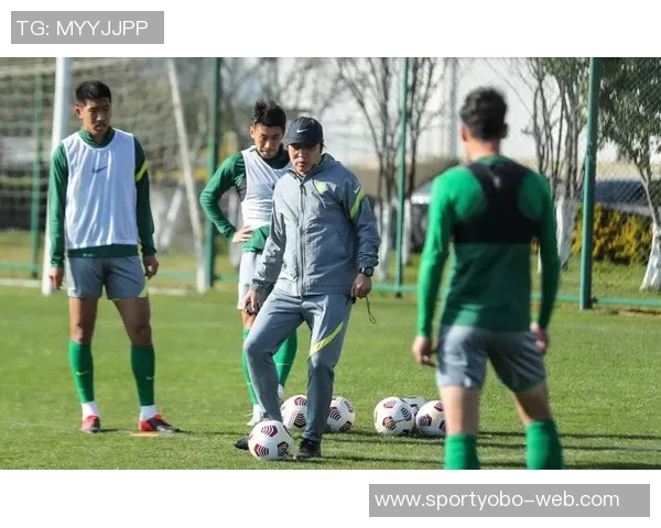 滇池湖畔武汉三镇一线队与B队2026赛季昆明冬训正式开启新征程 滇池湖畔武汉三镇一线队与B队2026赛季昆明冬训正式开启新征程