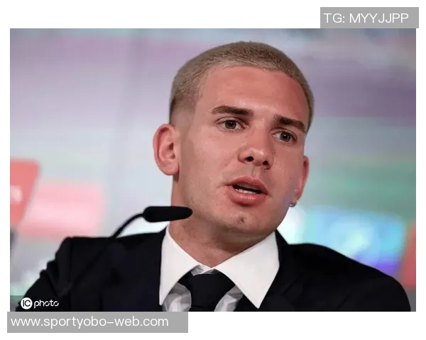 马卡报道马斯坦托诺已在B队注册皇马国王杯最多可再上三名B队球员 马卡报道马斯坦托诺已在B队注册皇马国王杯最多可再上三名B队球员